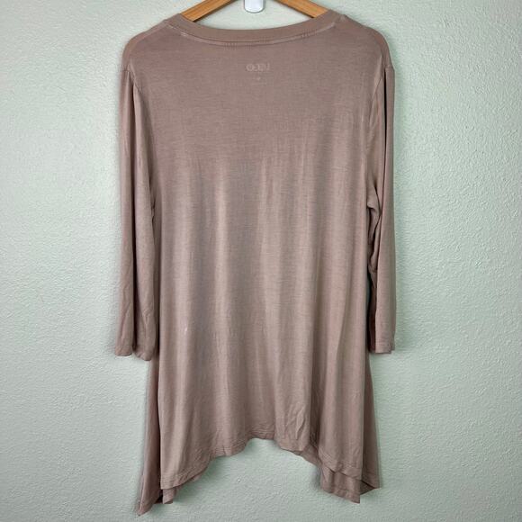 LOGO by Lori Goldstein Medium 3/4 Sleeve V-Neck Swing Tunic Top w/ Cowl Pockets - Picture 7 of 7